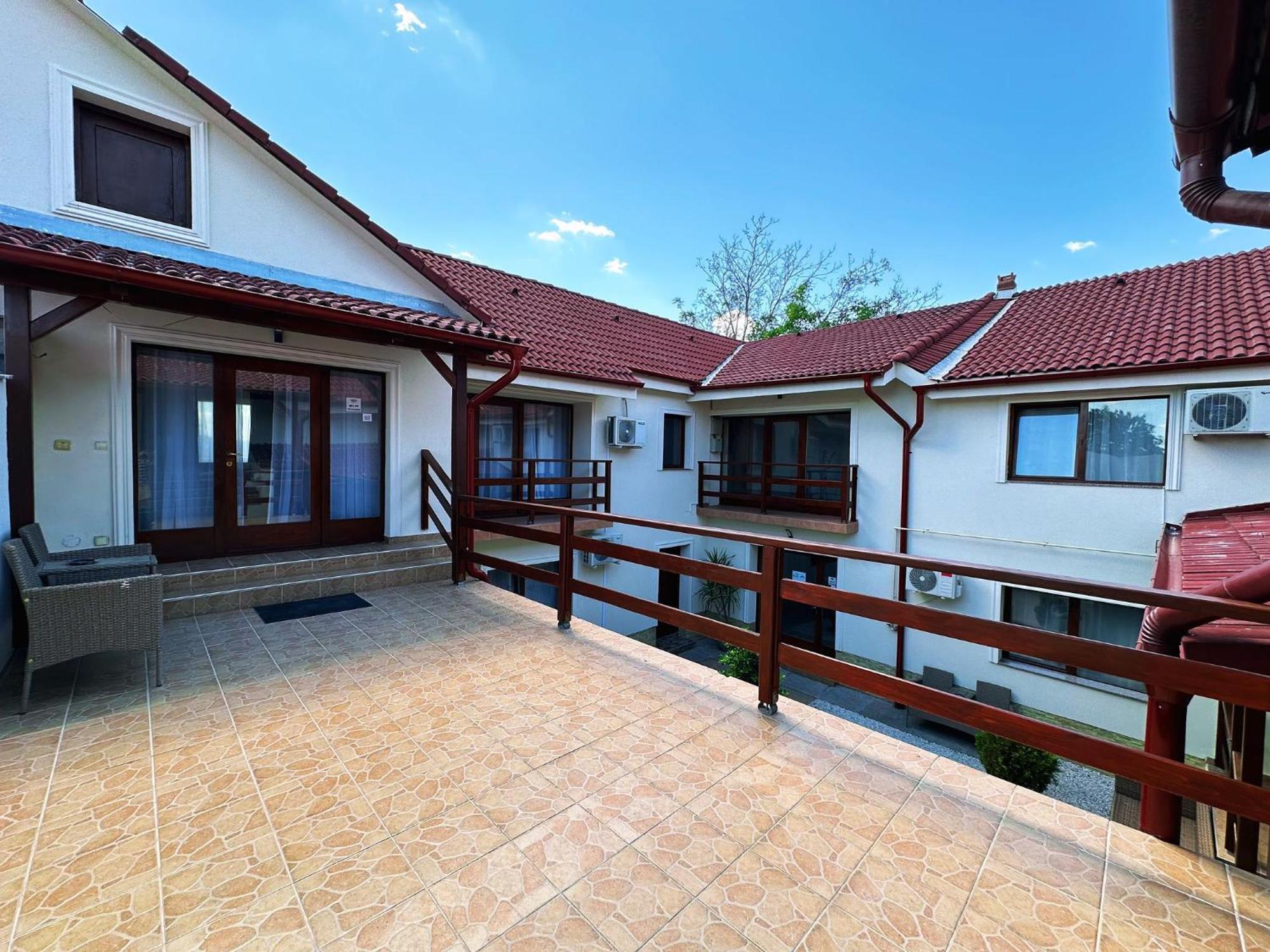 Dortin Arad Exterior foto